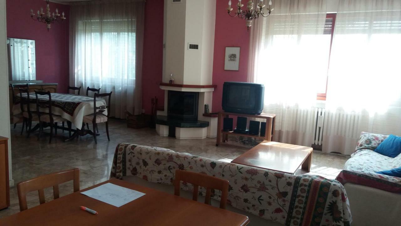 Villa Paulette Bassignana Bagian luar foto