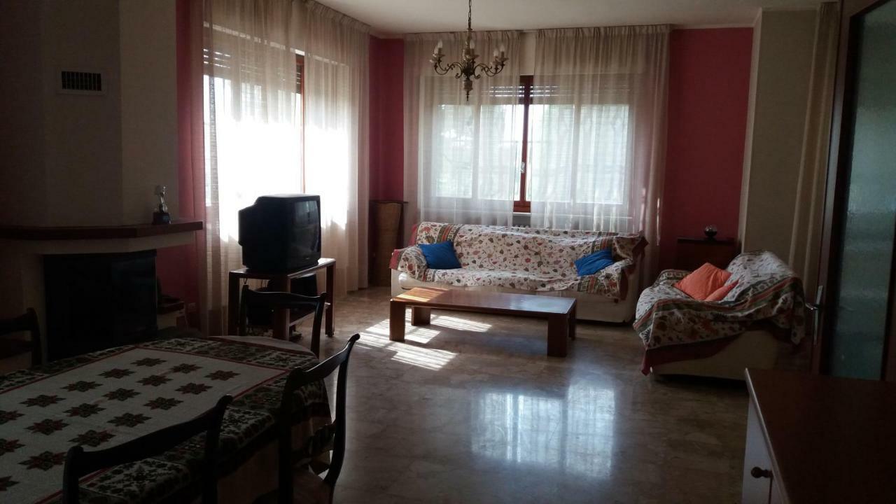 Villa Paulette Bassignana Bagian luar foto